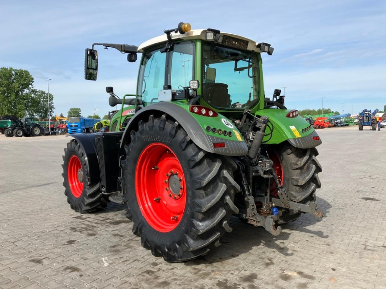 Farm tractor Fendt VARIO 724 RTK: picture 3