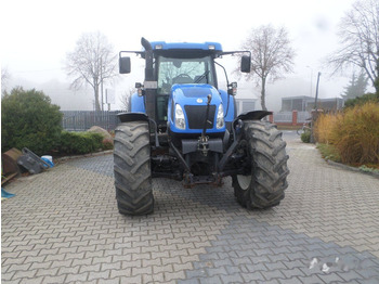 Farm tractor NEW HOLLAND T7000