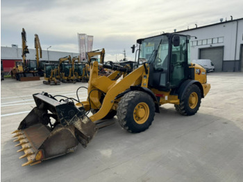 Wheel loader CATERPILLAR 906M