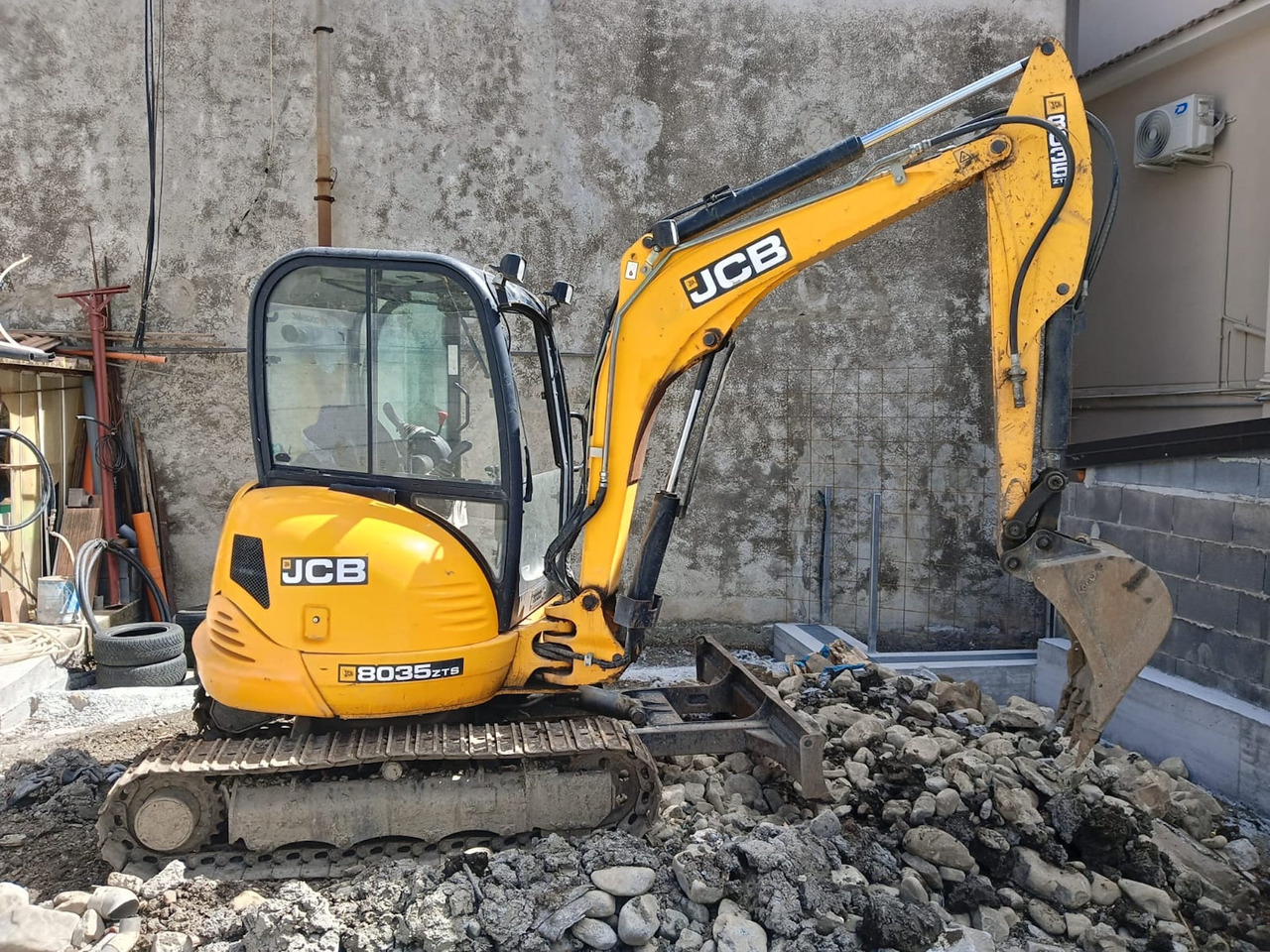 Mini excavator JCB 8035ZTS: picture 3