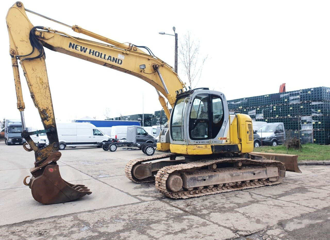 New Crawler excavator New Holland E 235 SR: picture 2