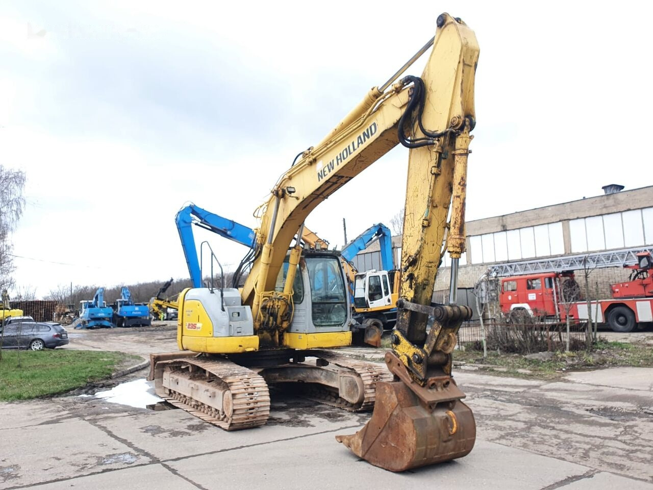 New Crawler excavator New Holland E 235 SR: picture 4