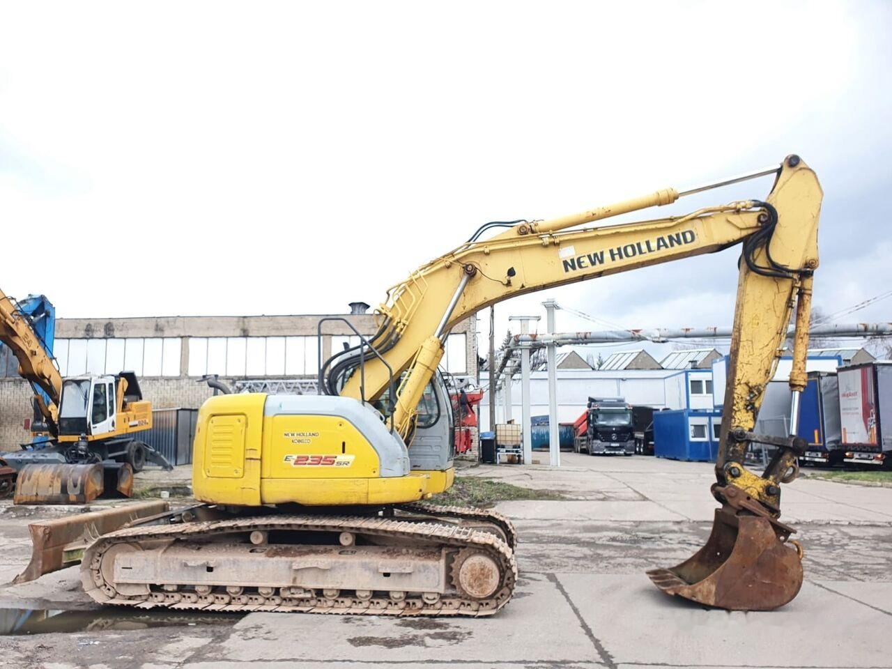 New Crawler excavator New Holland E 235 SR: picture 6