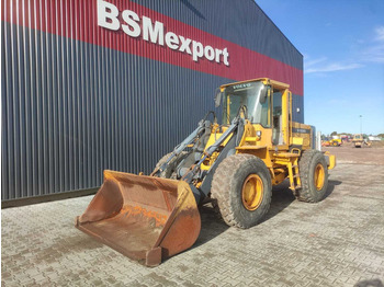 Wheel loader VOLVO L90