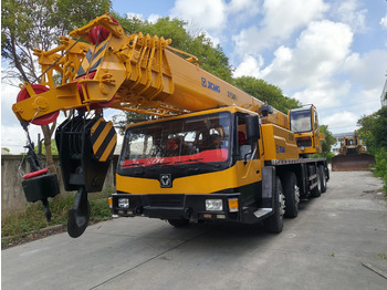 Mobile crane XCMG