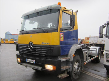 Hook lift truck MERCEDES-BENZ Atego 1823