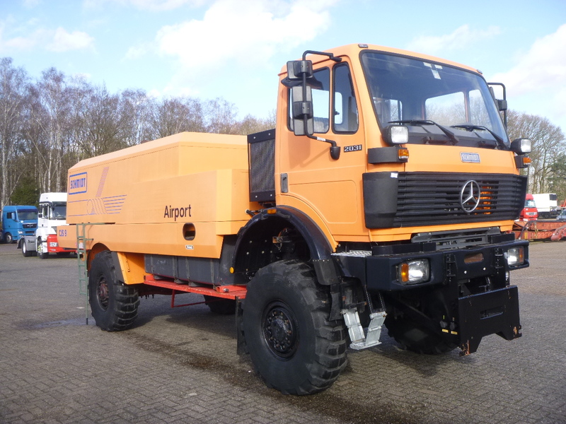 Mercedes SK 2031 4x4x4 Schmidt CJS9 airport sweeper snow plough on lease Mercedes SK 2031 4x4x4 Schmidt CJS9 airport sweeper snow plough: picture 5