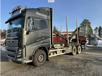 Timber truck VOLVO FH16